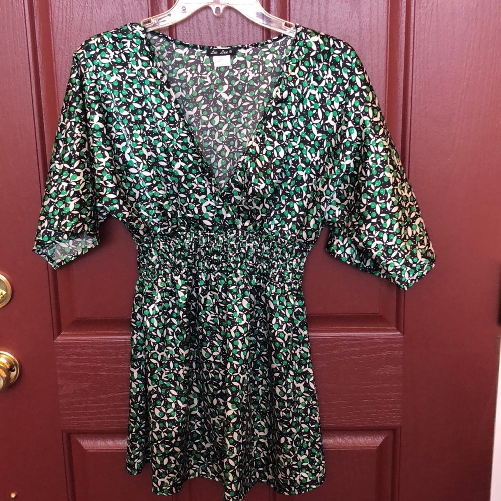 Silky print top w/ elastic smocking @ waist